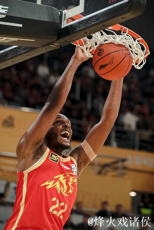 CBA-卡尔顿25+10 浙江方兴渡90-75青岛获6连胜